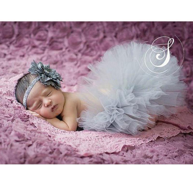 Newborn Taking Pictures In Tutu Skirt - dianjiang-