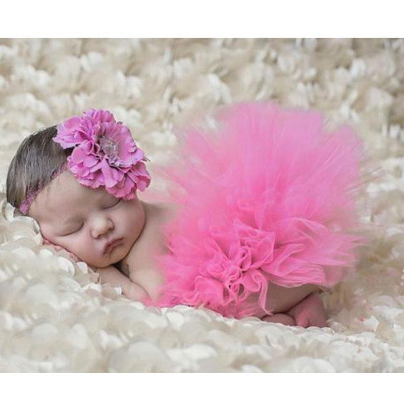 Newborn Taking Pictures In Tutu Skirt - dianjiang-