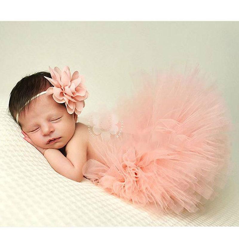 Newborn Taking Pictures In Tutu Skirt - dianjiang-