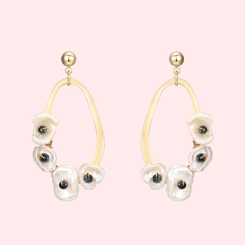 Baroque exquisite retro court atmosphere quality gold metal pearl earrings no ear hole ear clip girl - dianjiang-