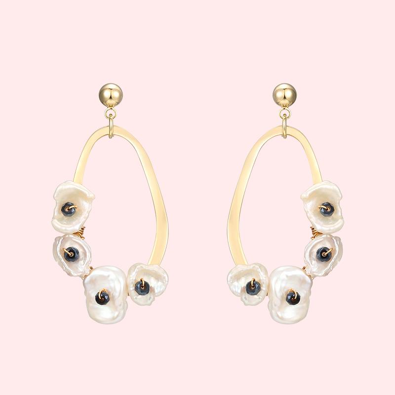 Baroque exquisite retro court atmosphere quality gold metal pearl earrings no ear hole ear clip girl - dianjiang-