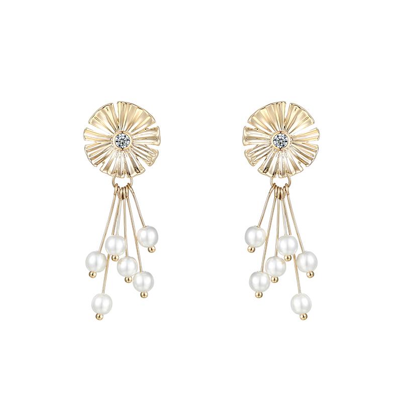 Fresh and gentle daisy flowers, sun flowers, pearl earrings, no ear holes, no pain for women - dianjiang-