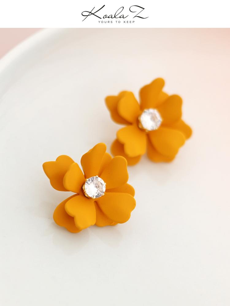 South Korea's new gentle little sister temperament Morandi orange ginger flower stud earrings without ear holes ear clip female - dianjiang-