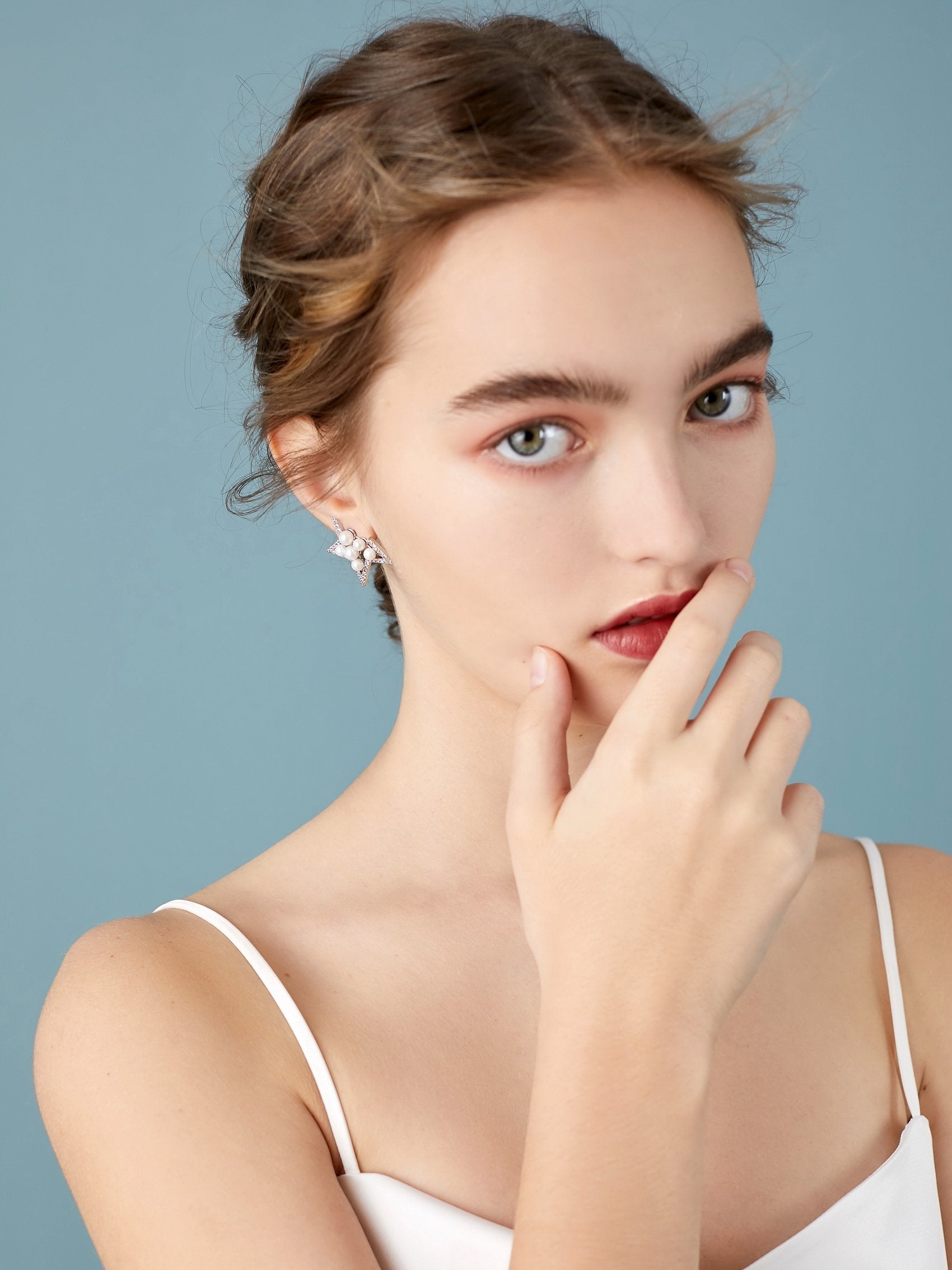 Europe and America Atmospheric exaggeration hollowed-out zircon crystal pearl missing angle pentagram ear clip Earless women's painless package - dianjiang-