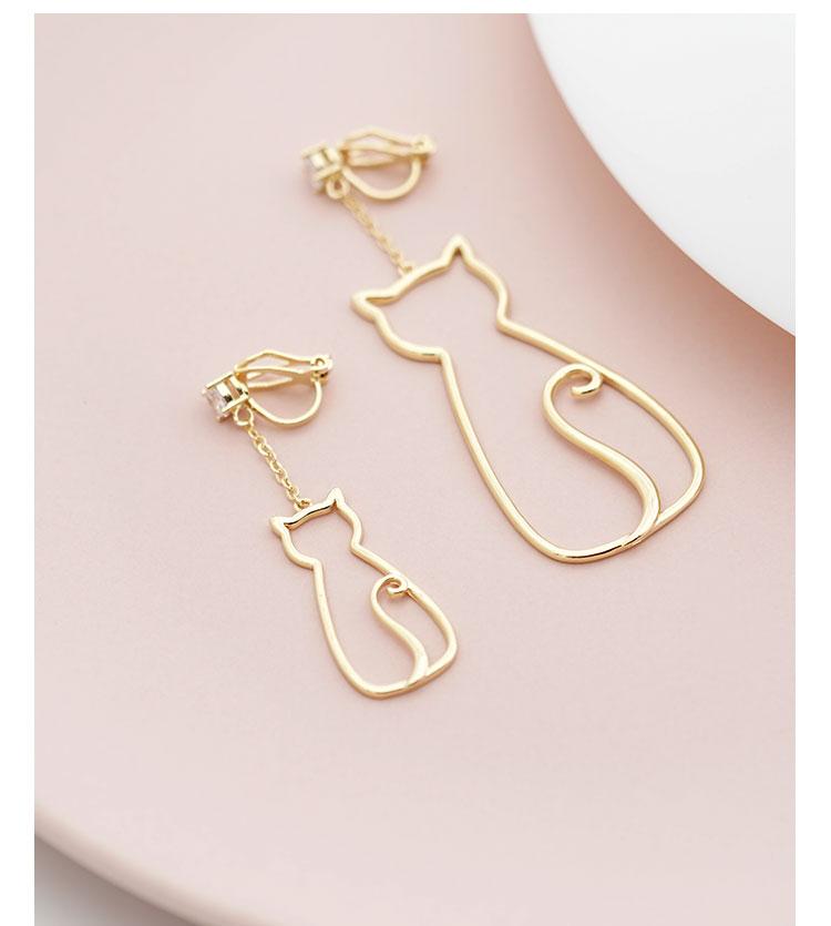 Original designer's minimalist little fresh and lovely metal openwork cat Tassel Earrings without ear holes - dianjiang-