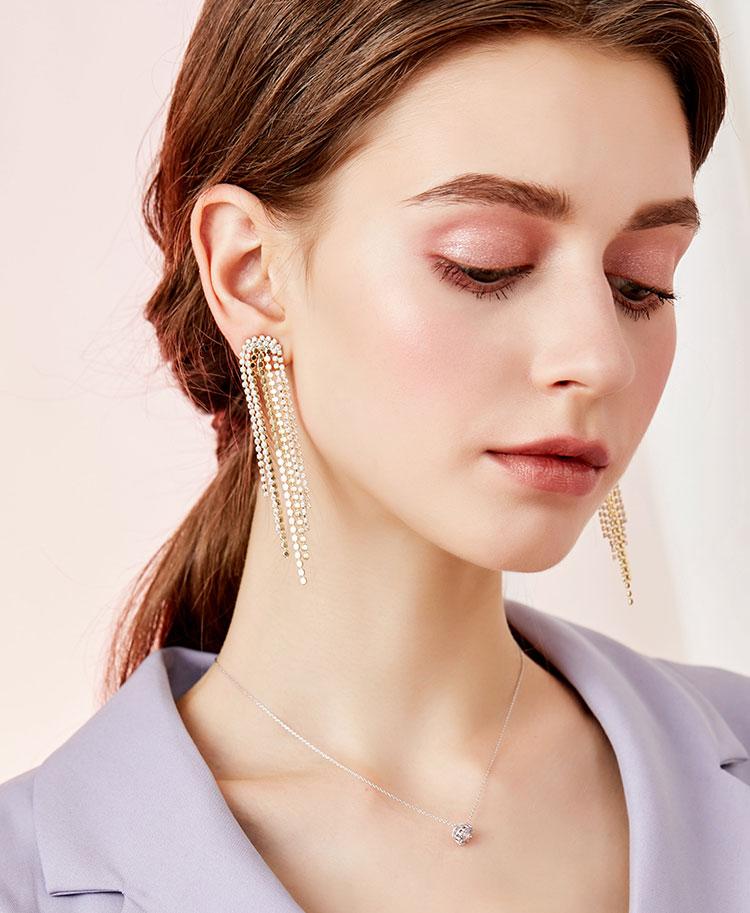 Glittering and luxurious multi-layer dinner style with diamond metal tassel long earrings and ear clips without earholes, female exaggeration in Europe and America - dianjiang-