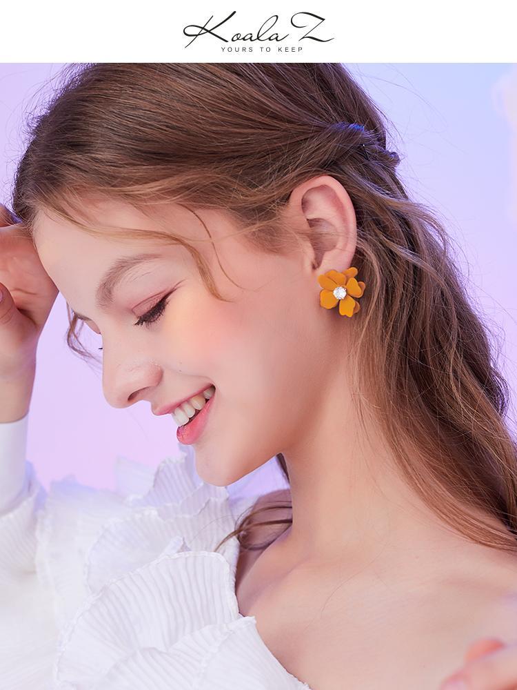 South Korea's new gentle little sister temperament Morandi orange ginger flower stud earrings without ear holes ear clip female - dianjiang-