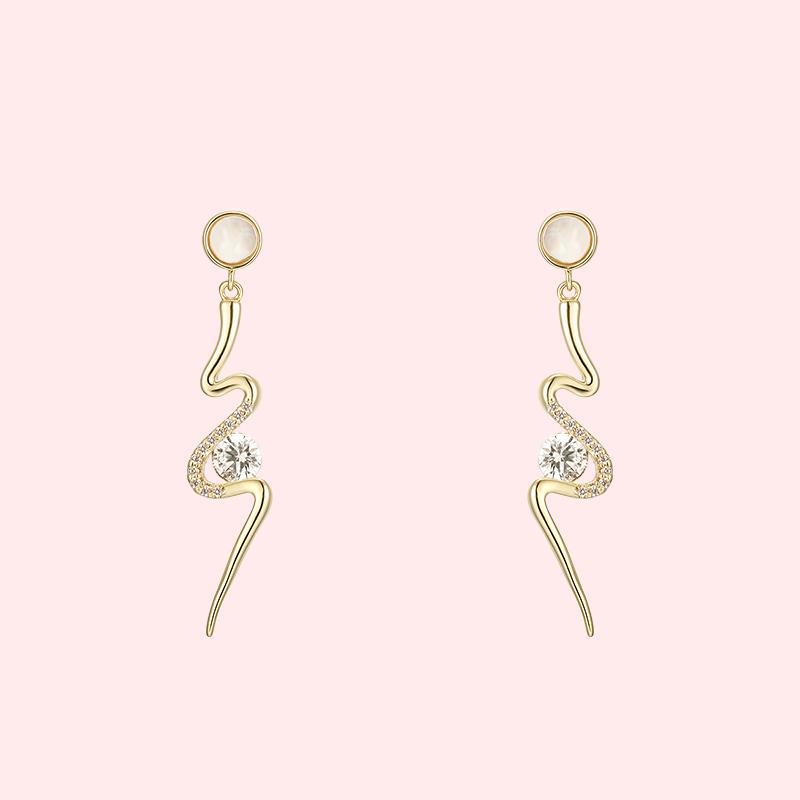 Simple design of European and American cold style s-snake-shaped gold inlaid Zircon Earrings no pain no ear hole earclip female - dianjiang-