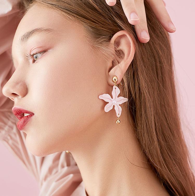 Japanese age reduction new pink Acrylic flower ceramic bead earring earrings no ear hole women hundred plated real gold - dianjiang-