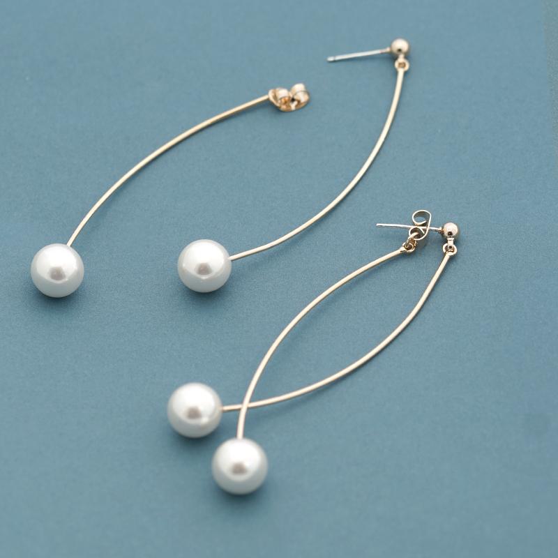 Simple curve pearl earrings and ear clip with no ear hole before and after Japanese style versatile girl temperament spiral simple cold wind - dianjiang-