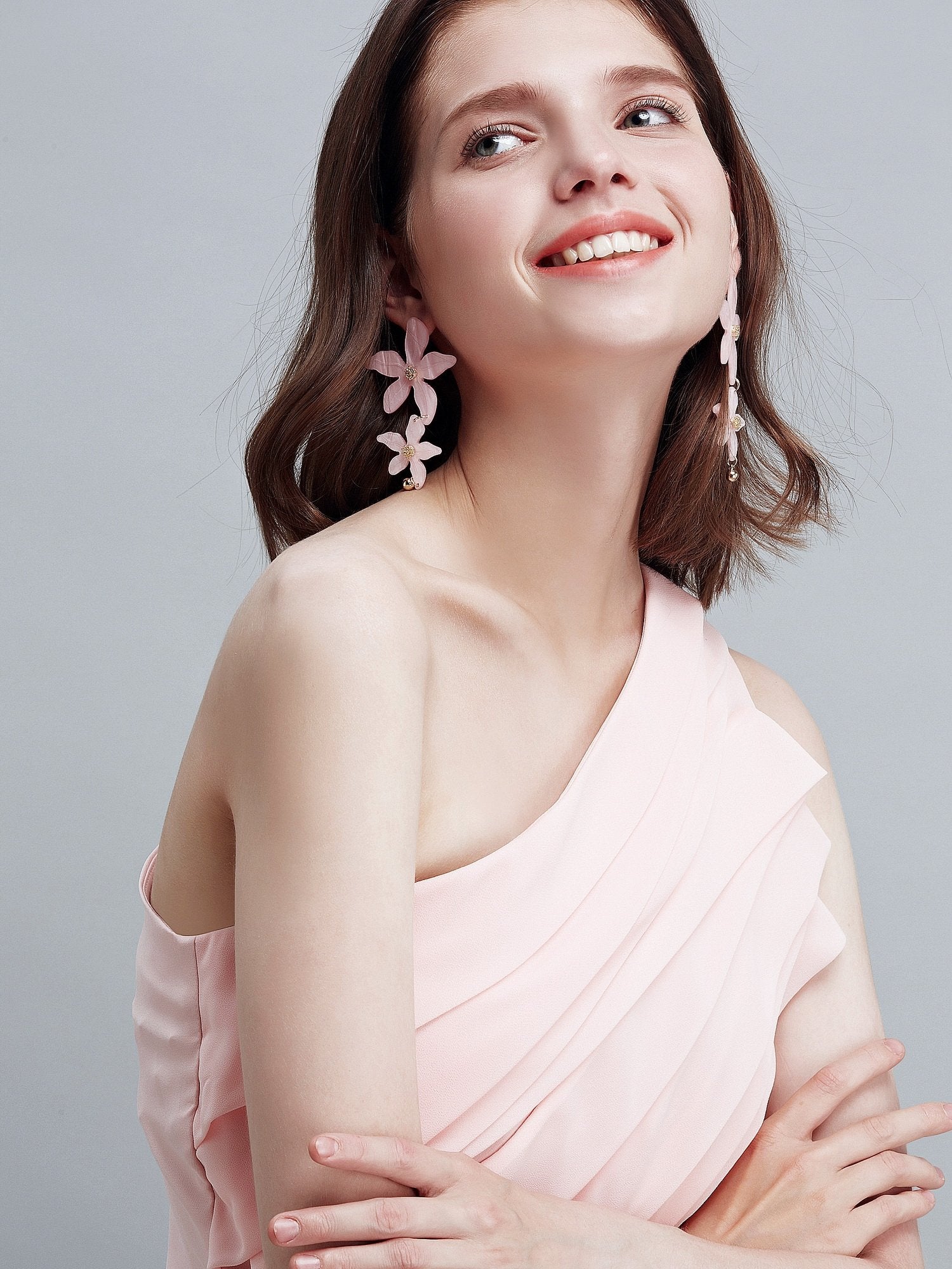 The flowers are thin, long, exaggerated, the Japanese are thin, the face is decorated, the flowers are spliced, the pink earrings are on the ear, and the earrings are not pierced - dianjiang-