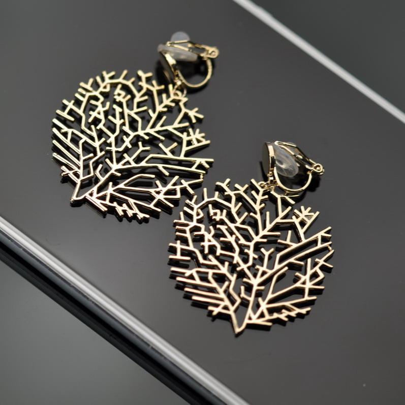 European and American atmosphere exaggerates hollow tree branches flourish Earrings ear clip no ear hole female painless clip - dianjiang-